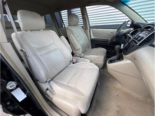 2001 Toyota Highlander Base