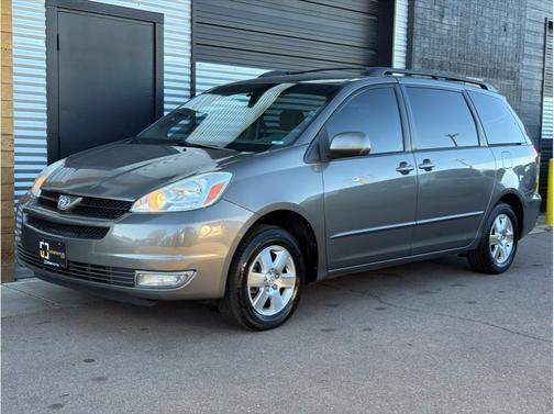 2004 Toyota Sienna XLE
