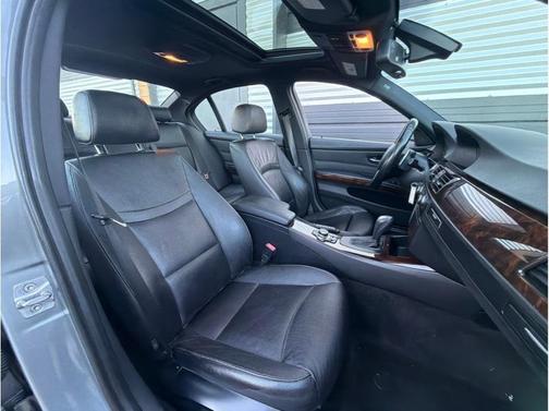 2011 BMW 328 328i RWD Automatic Sedan w/ M-Sport Package