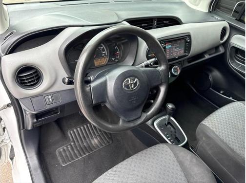 2015 Toyota Yaris L