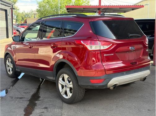 Ruby Red Metallic Tinted Clearcoat 2015 Ford Escape SE