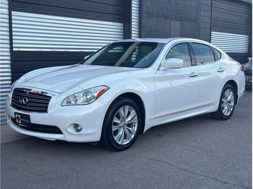 2011 INFINITI M37x Base