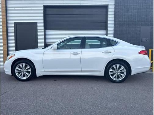 2011 INFINITI M37x Base
