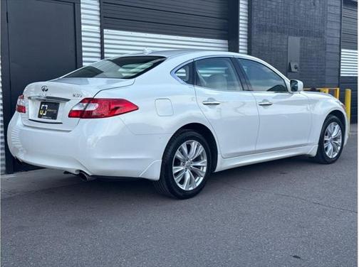 2011 INFINITI M37x Base
