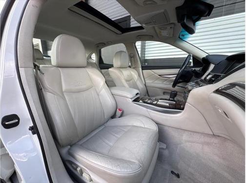 2011 INFINITI M37x Base