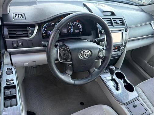 2013 Toyota Camry Hybrid XLE