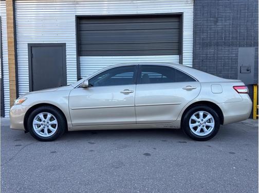 2010 Toyota Camry LE