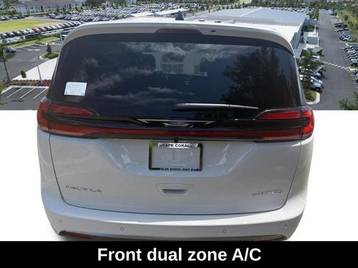 Bright White Clearcoat 2027 Chrysler Pacifica Limited