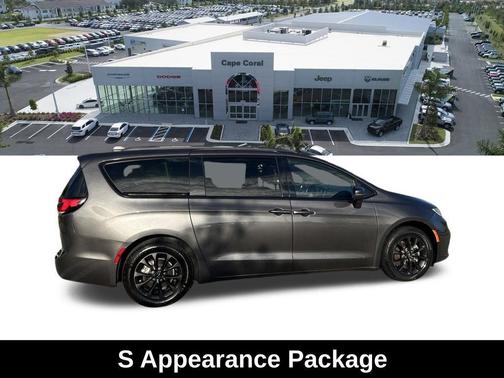 Granite Crystal Metallic Clearcoat 2021 Chrysler Pacifica Touring