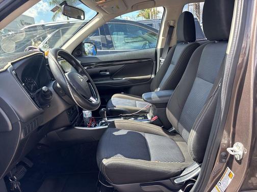 2017 Mitsubishi Outlander SE