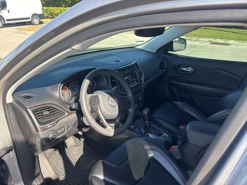 2020 Jeep Cherokee Trailhawk