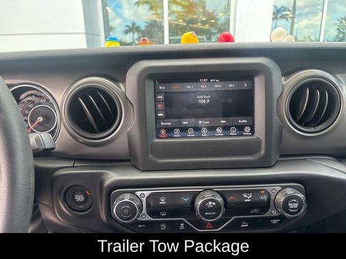 Bright White Clearcoat 2022 Jeep Gladiator Sport