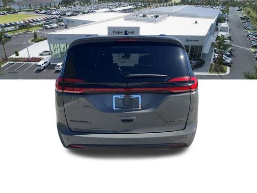 Ceramic Gray Clearcoat 2025 Chrysler Pacifica Limited