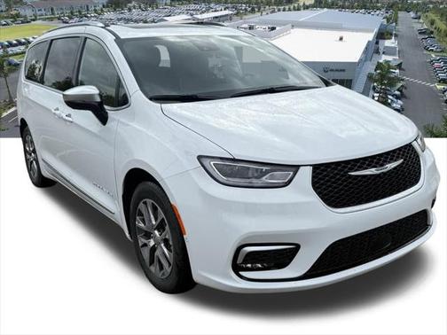 2025 Chrysler Pacifica L