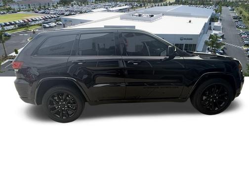 2022 Jeep Grand Cherokee Laredo
