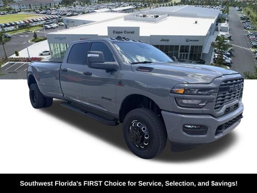 Ceramic Gray Clearcoat 2026 RAM 3500 Big Horn Crew Cab 4x4 8' Box