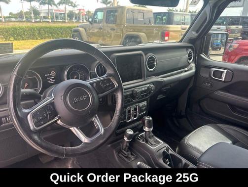 Sting-Gray Clearcoat 2020 Jeep Wrangler Unlimited Sahara