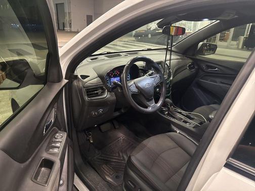 Summit White 2022 Chevrolet Equinox FWD RS