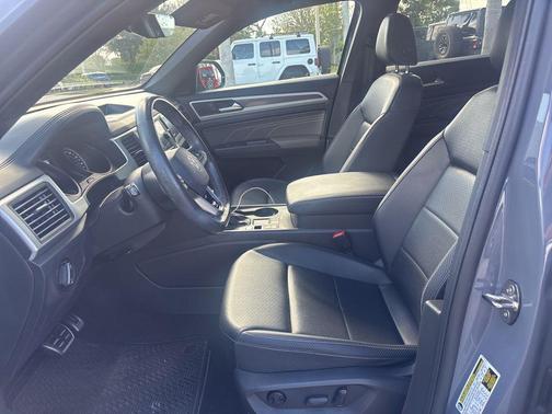 2021 Volkswagen Atlas Cross Sport 3.6L V6 SE w/Technology R-Line