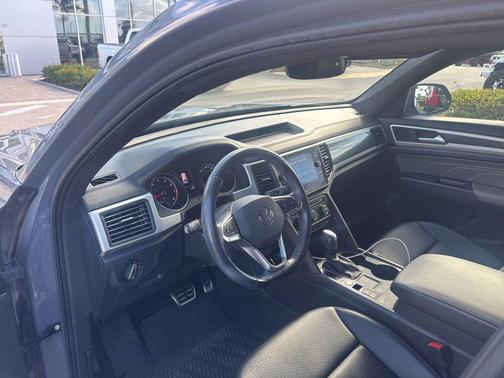 2021 Volkswagen Atlas Cross Sport 3.6L V6 SE w/Technology R-Line