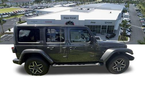 2025 Jeep Wrangler 4-Door Sahara 4x4