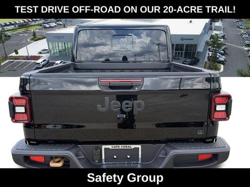 Black Clearcoat 2026 Jeep Gladiator 85th Anniversary Edition