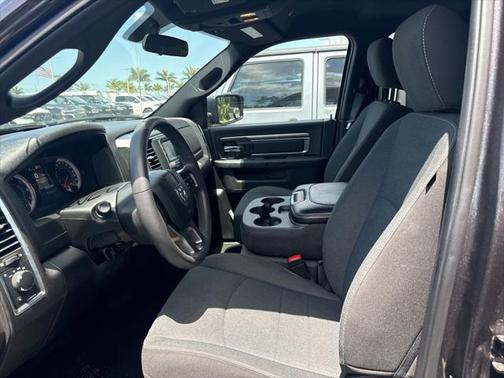2024 RAM 1500 Classic Warlock Crew Cab 4x2 5'7' Box