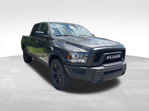 2024 RAM 1500 Classic Warlock Crew Cab 4x2 5'7' Box