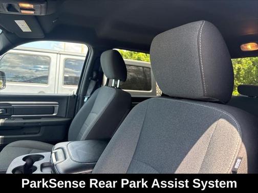 2024 RAM 1500 Classic Warlock Crew Cab 4x2 5'7' Box