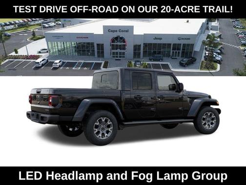 Black Clearcoat 2026 Jeep Gladiator Sahara 4x4