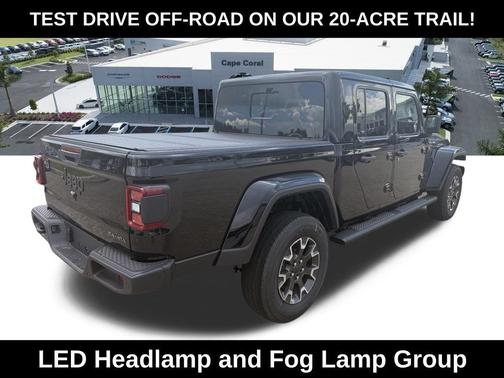 Black Clearcoat 2026 Jeep Gladiator Sahara 4x4