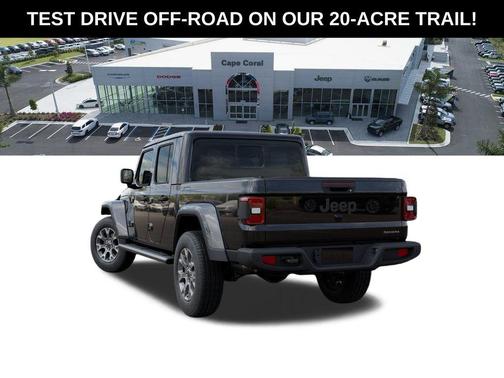 Black Clearcoat 2026 Jeep Gladiator Sahara 4x4