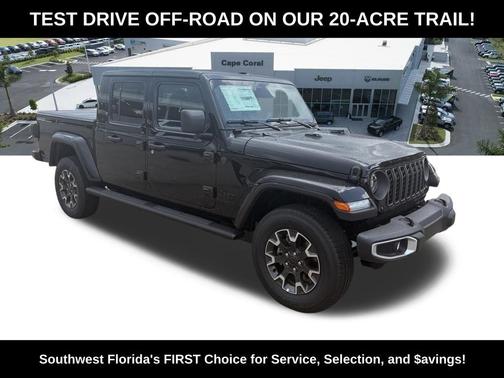Black Clearcoat 2026 Jeep Gladiator Sahara 4x4