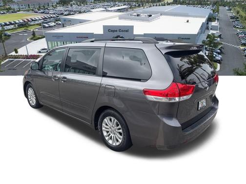 2014 Toyota Sienna XLE