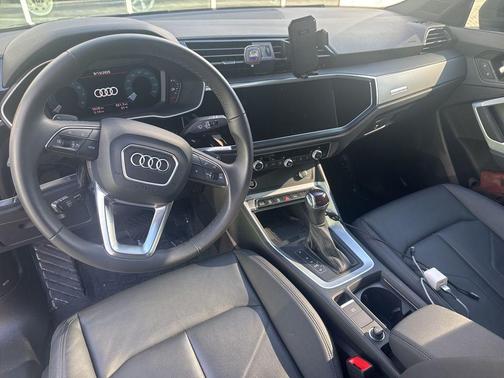 2024 Audi Q3 Premium 45 TFSI S line quattro Tiptronic