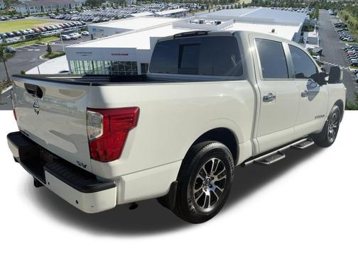 2021 Nissan Titan SV