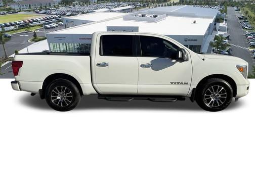 2021 Nissan Titan SV