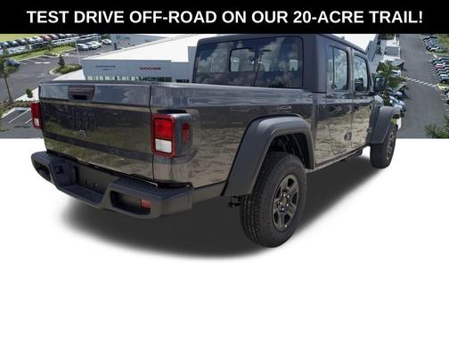 Granite Crystal Metallic Clearcoat 2026 Jeep Gladiator Sport
