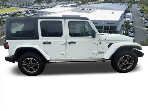 2023 Jeep Wrangler 4-Door Sahara 4x4