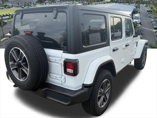 2023 Jeep Wrangler 4-Door Sahara 4x4