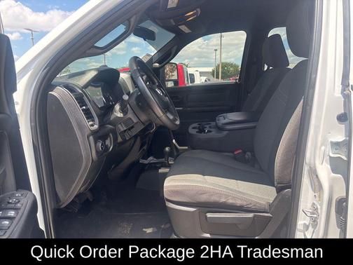 Bright White Clearcoat 2024 RAM 3500 Tradesman Crew Cab 4x4 6'4' Box