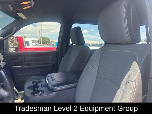 Bright White Clearcoat 2024 RAM 3500 Tradesman Crew Cab 4x4 6'4' Box