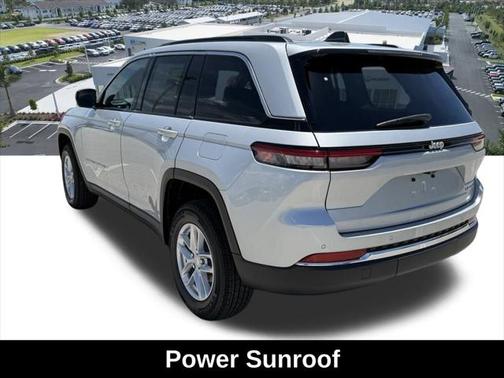 2025 Jeep Grand Cherokee Laredo