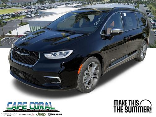 Diamond Black Crystal Pearlcoat 2026 Chrysler Pacifica L