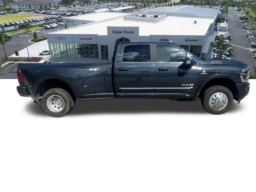 2025 RAM 3500 Limited Crew Cab 4x4 8' Box
