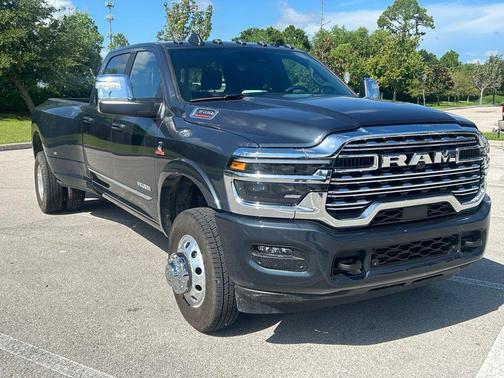 2025 RAM 3500 Limited Crew Cab 4x4 8' Box