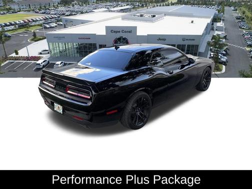Pitch Black Clearcoat 2022 Dodge Challenger R/T