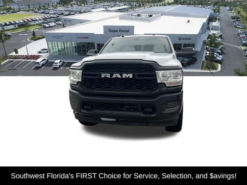Bright White Clearcoat 2022 RAM 2500 Tradesman Crew Cab 4x2 8' Box