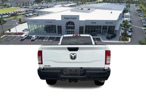 Bright White Clearcoat 2022 RAM 2500 Tradesman Crew Cab 4x2 8' Box