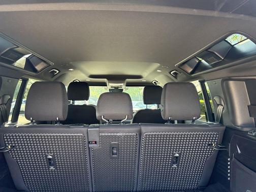 2023 Land Rover Defender 110 Standard